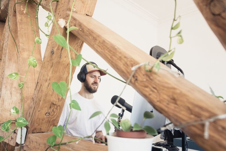 Podcasts und Hörbücher: So nutzen Sie sie einfach und mit Genuss